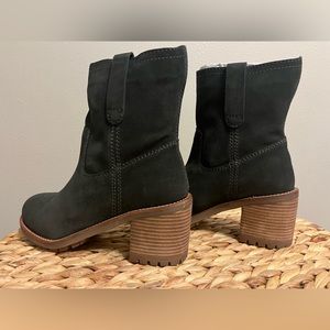 NWT Diba True Suede Boots - 10